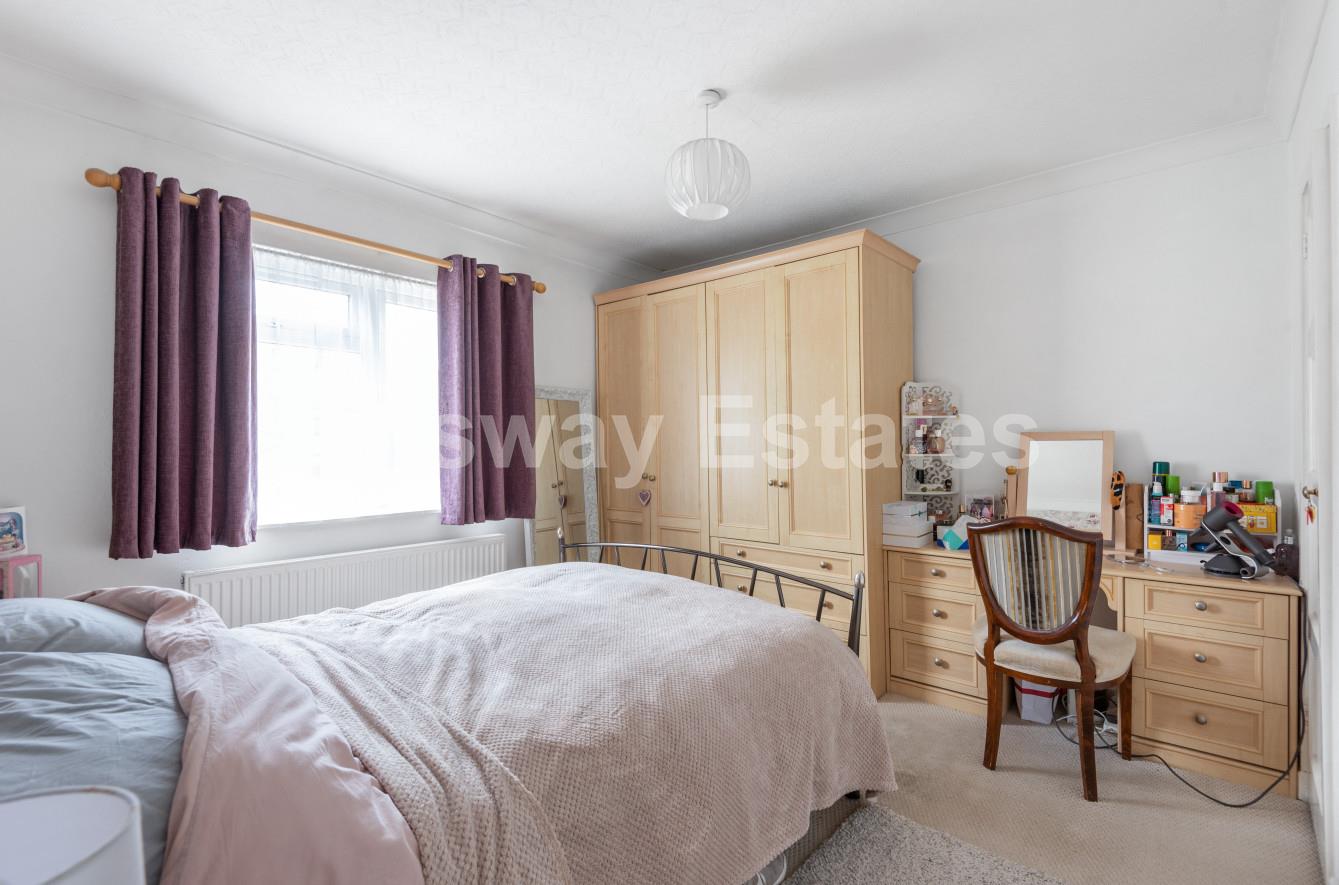 Woodcote Avenue, Mill Hill